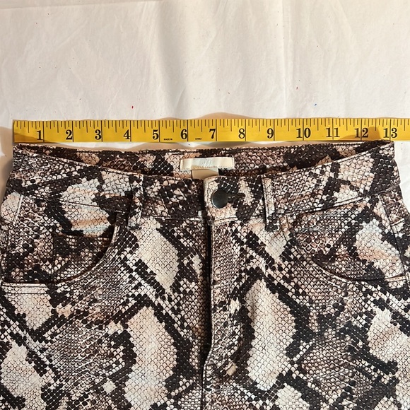 H&M Python Print Highwaisted Shorts - Picture 7 of 7